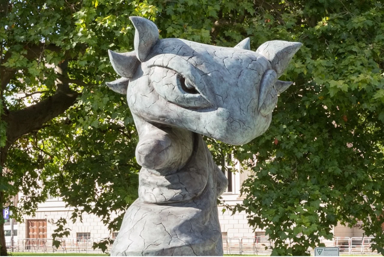 Bunny Rogers, Techo Statue (turqouise), 2021